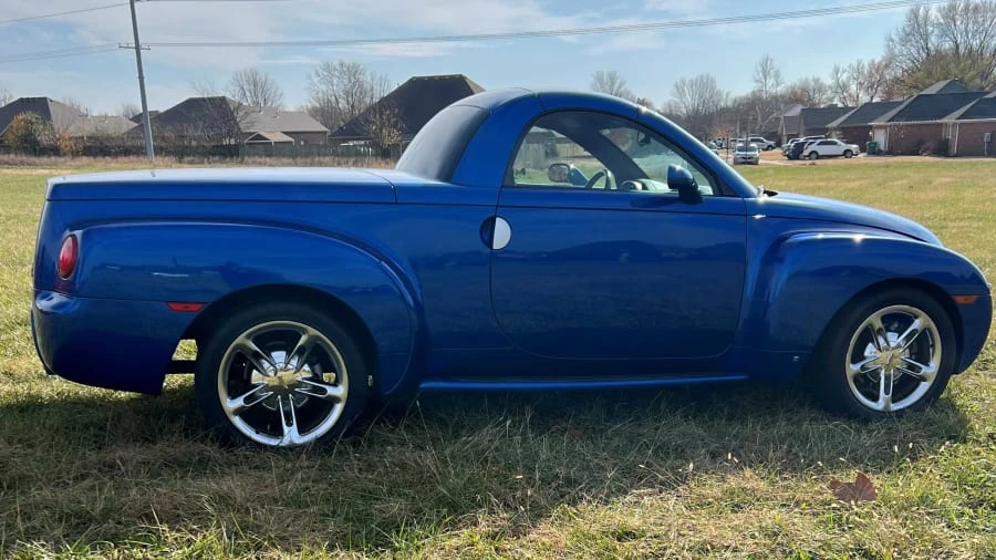 2006 Chevrolet SSR - Image 2 of 6