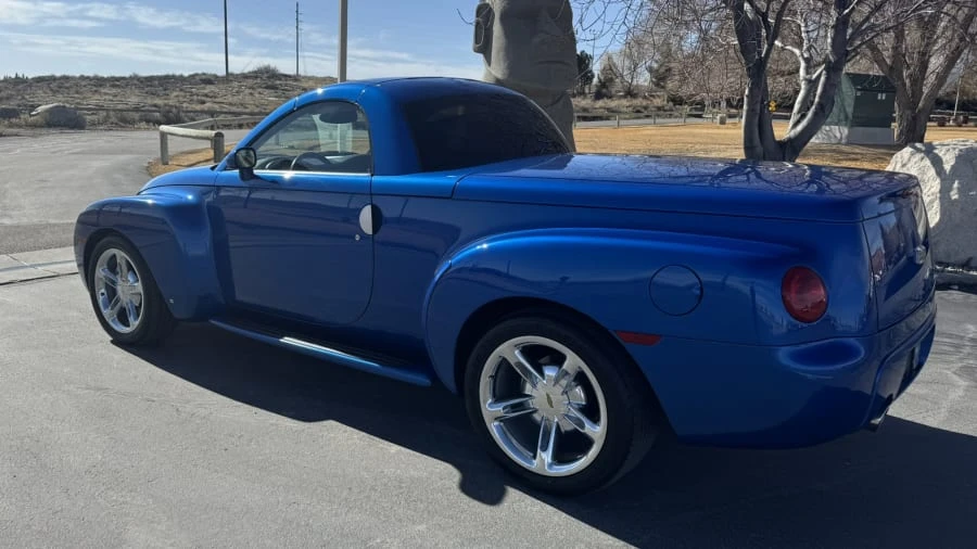 2006 Chevrolet SSR - Image 10 of 31