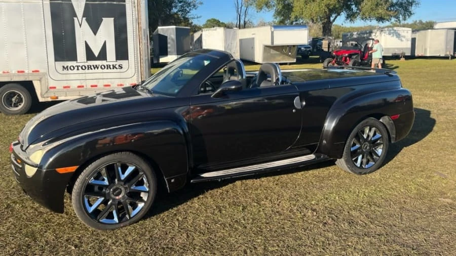 2006 Chevrolet SSR - Image 2 of 8