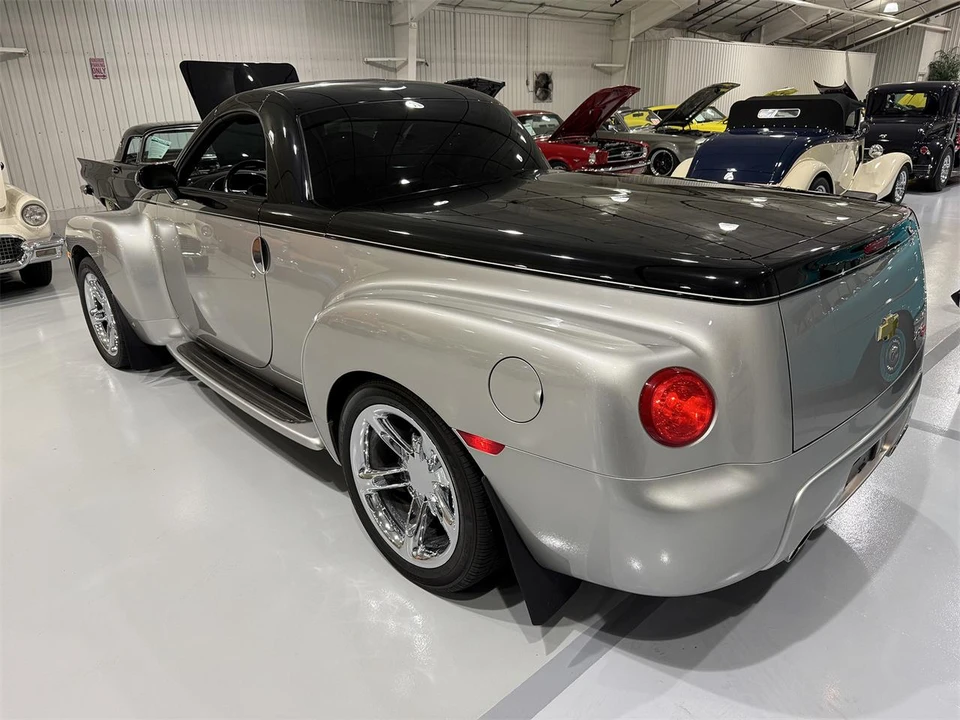 2006 Chevrolet SSR - Image 5 of 31