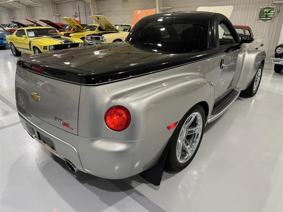 2006 Chevrolet SSR - Image 9 of 31