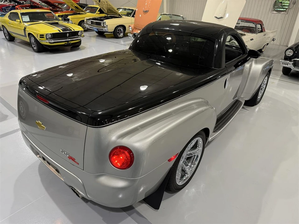 2006 Chevrolet SSR - Image 10 of 31