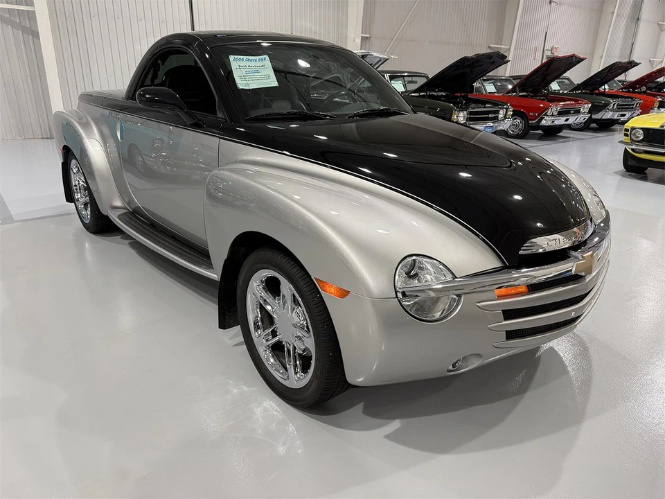2006 Chevrolet SSR - Image 13 of 31