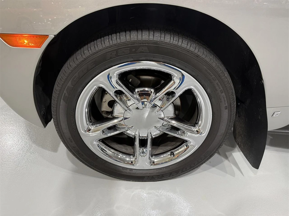 2006 Chevrolet SSR - Image 20 of 31