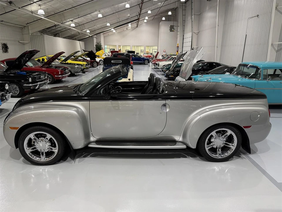 2006 Chevrolet SSR - Image 24 of 31