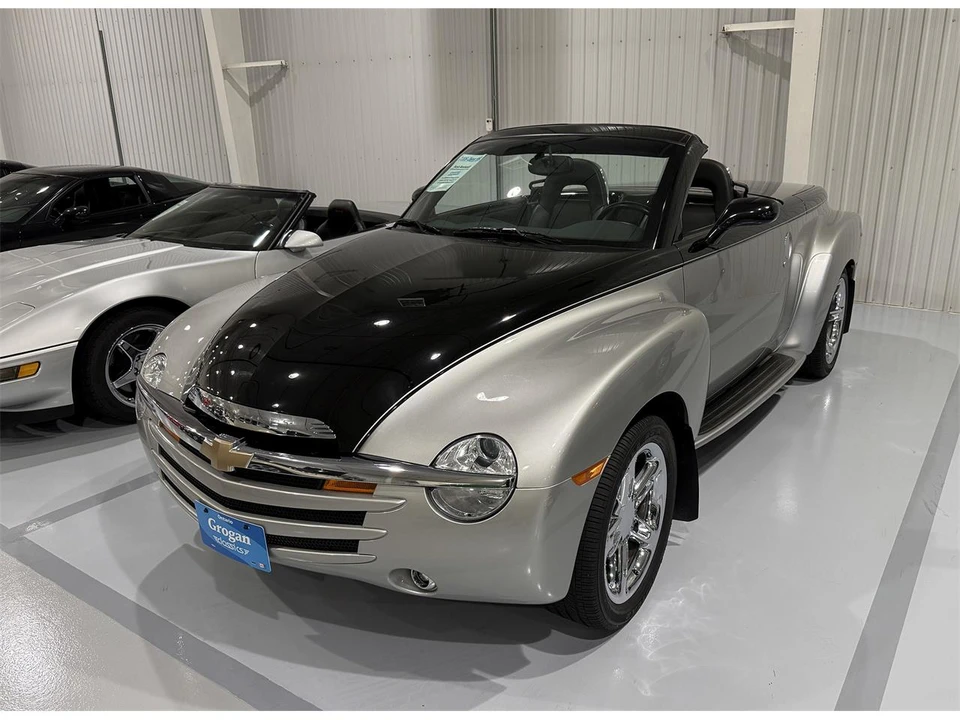 2006 Chevrolet SSR - Image 23 of 31