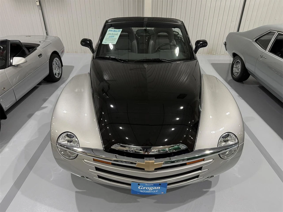 2006 Chevrolet SSR - Image 28 of 31