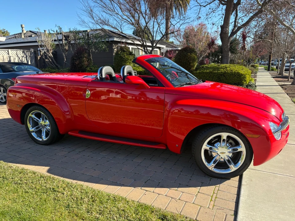 2006 Chevrolet SSR - Image 2 of 21