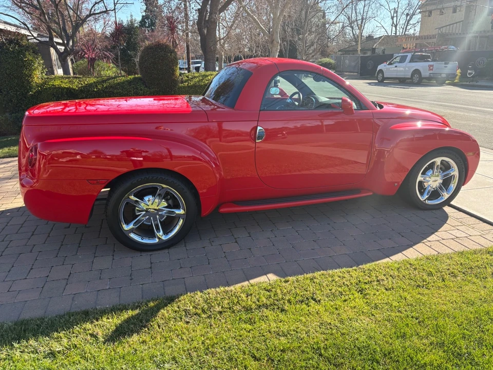2006 Chevrolet SSR - Image 3 of 21