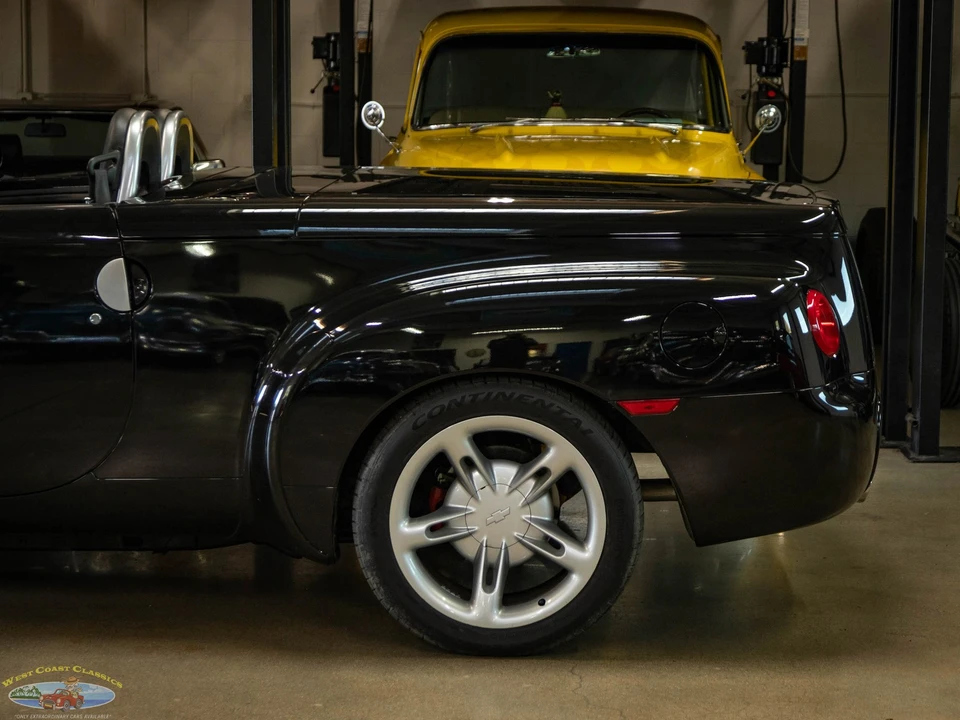 2006 Chevrolet SSR - Image 8 of 21