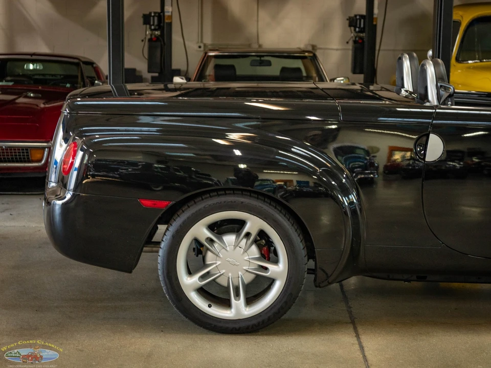2006 Chevrolet SSR - Image 2 of 21