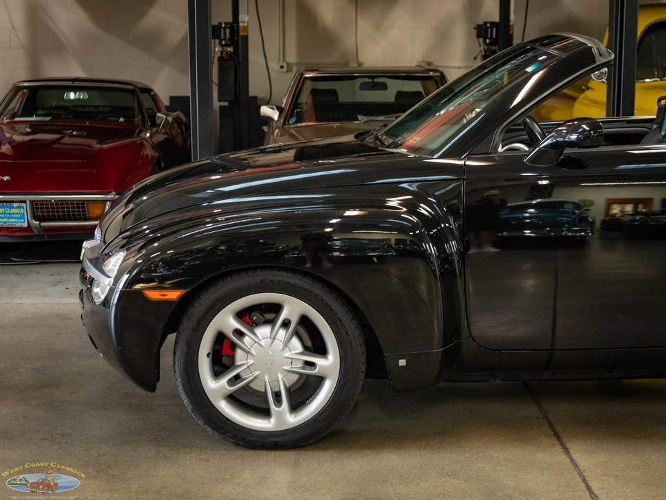 2006 Chevrolet SSR - Image 5 of 21