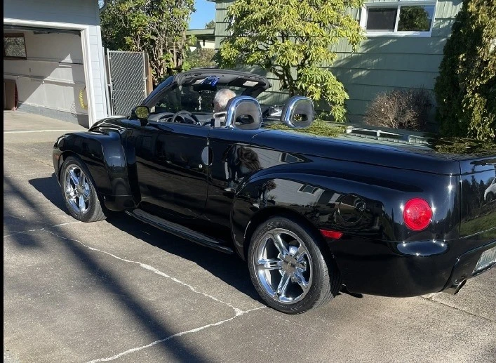 2006 Chevrolet SSR - Image 11 of 12