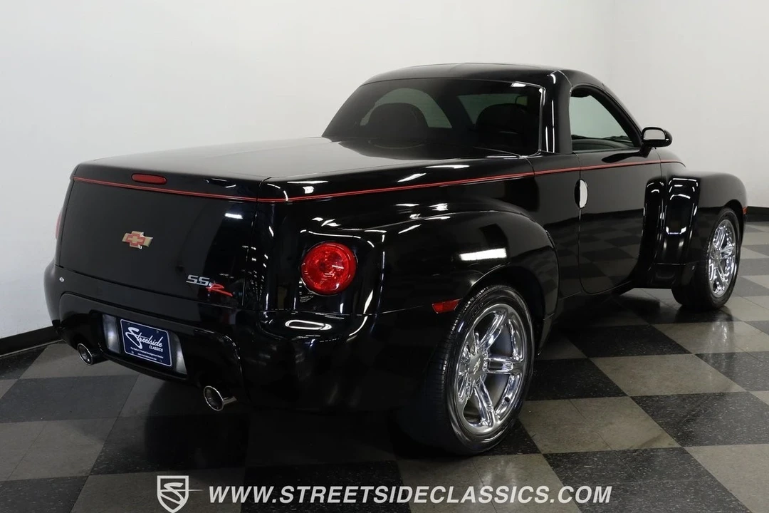 2006 Chevrolet SSR - Image 11 of 21