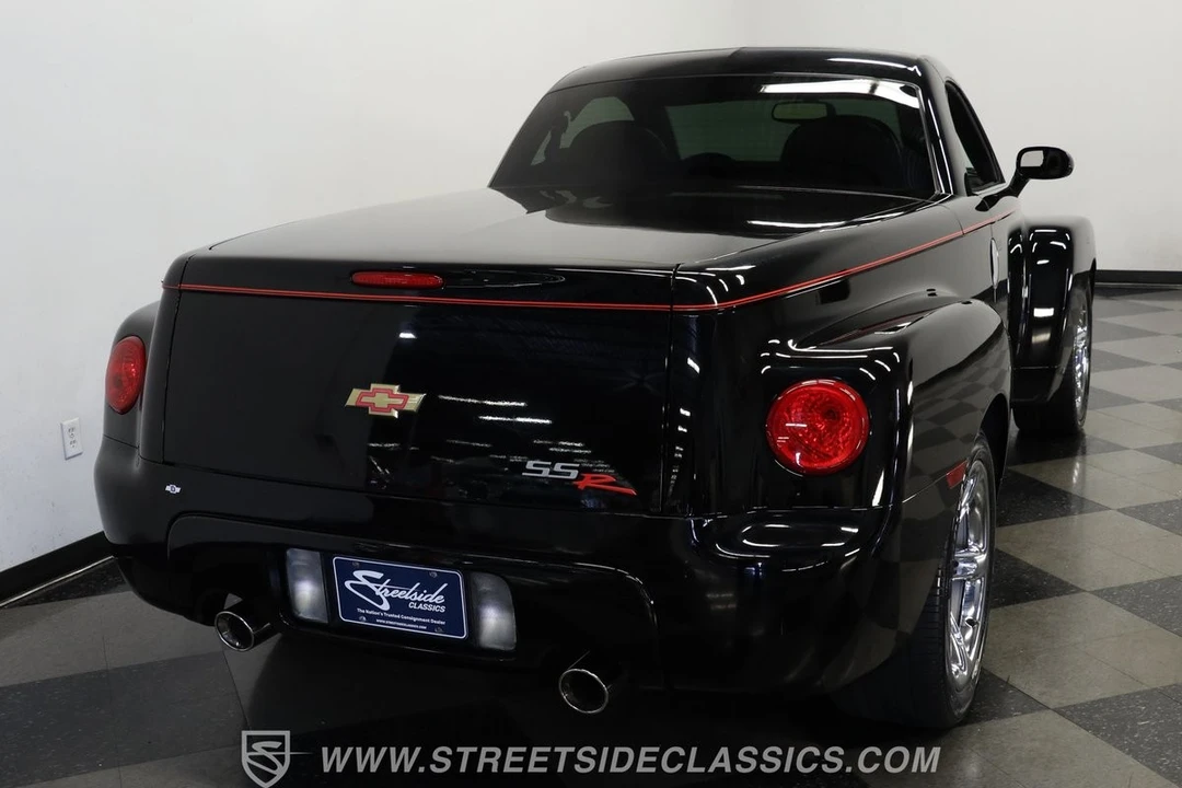 2006 Chevrolet SSR - Image 9 of 21
