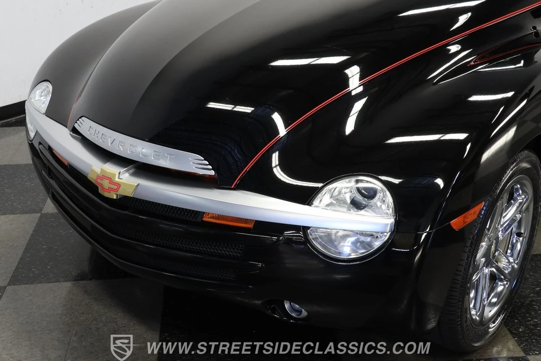 2006 Chevrolet SSR - Image 18 of 21