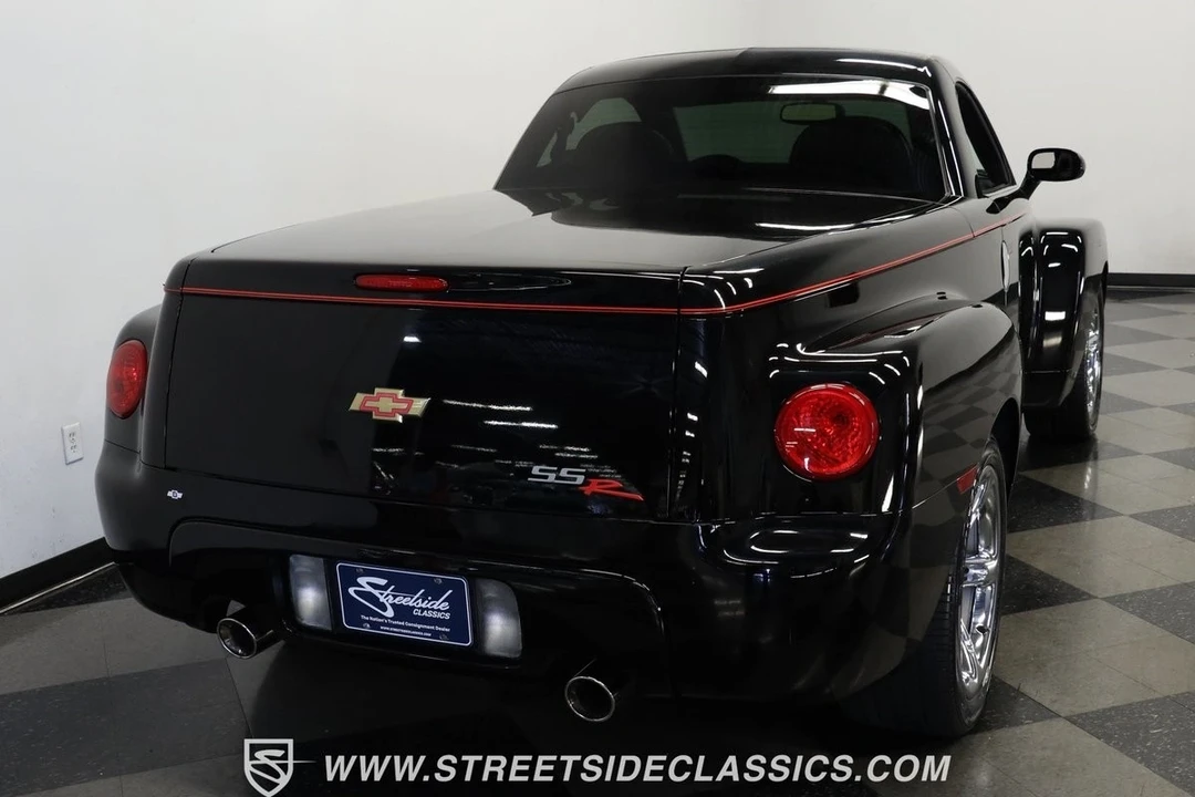2006 Chevrolet SSR - Image 10 of 21