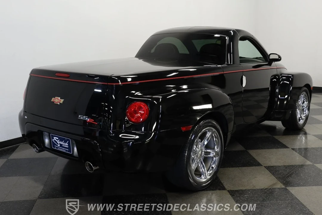 2006 Chevrolet SSR - Image 10 of 21
