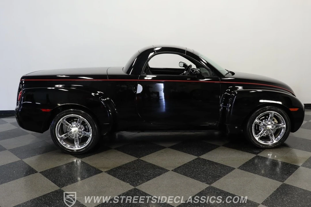 2006 Chevrolet SSR - Image 12 of 21
