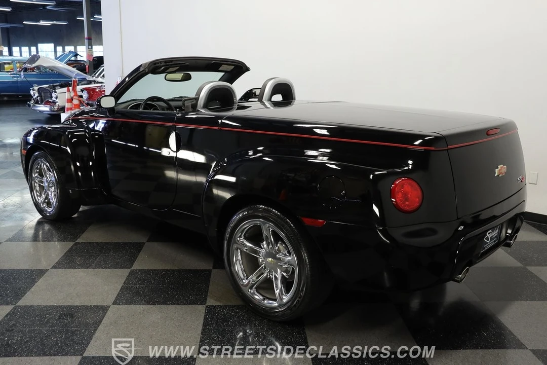 2006 Chevrolet SSR - Image 6 of 21