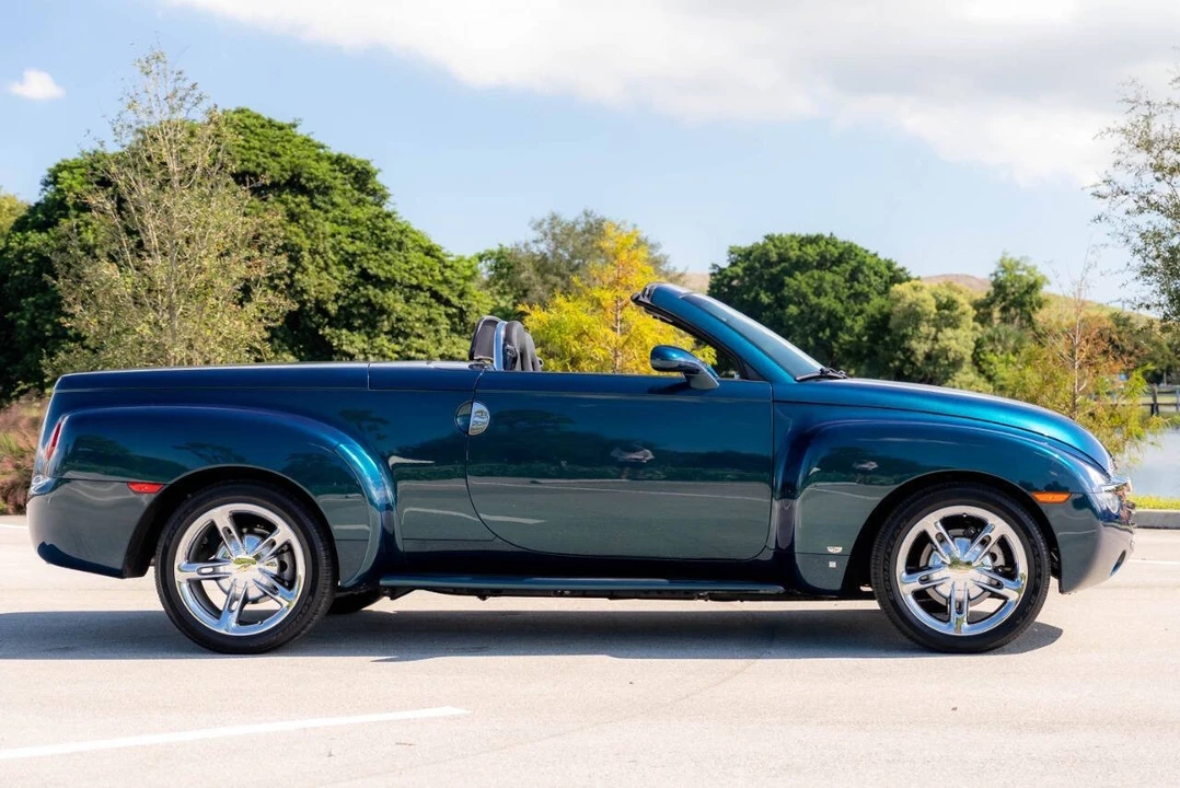 2006 Chevrolet SSR - Image 9 of 21