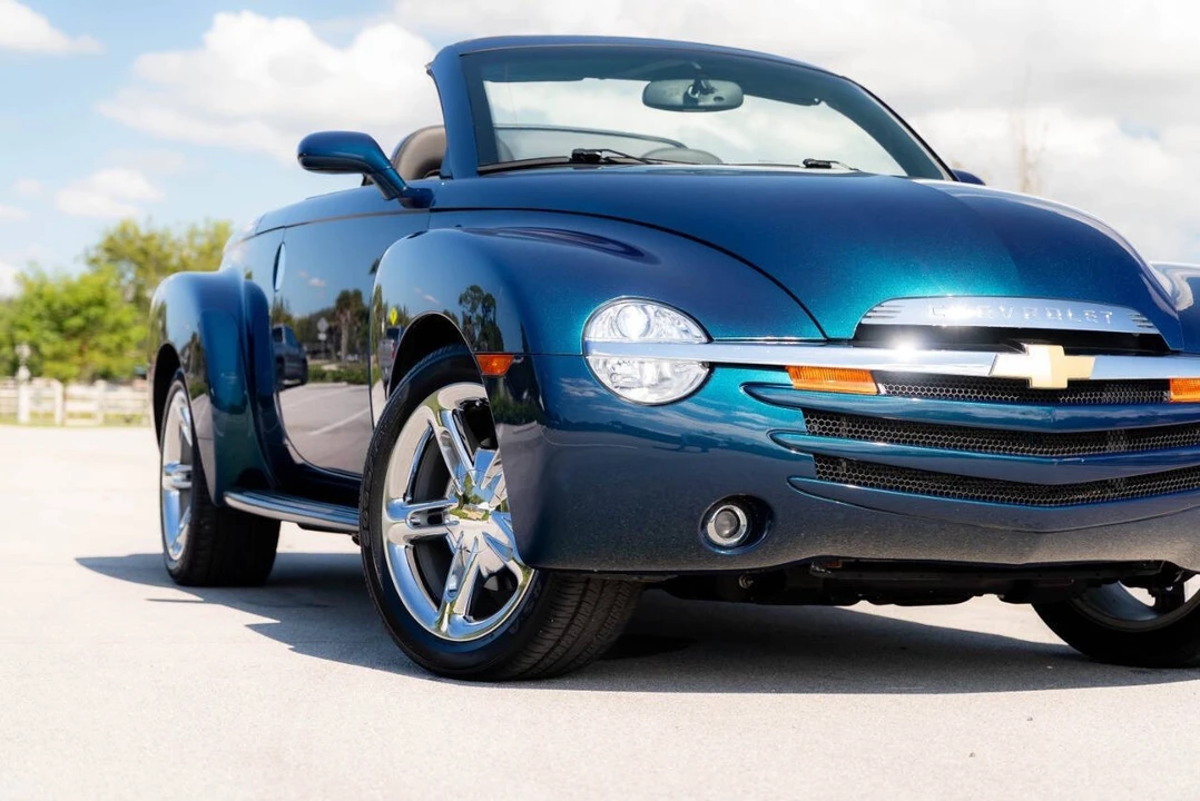 2006 Chevrolet SSR - Image 12 of 21
