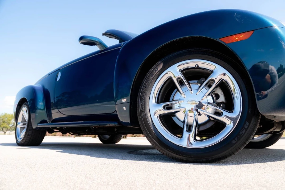 2006 Chevrolet SSR - Image 18 of 21