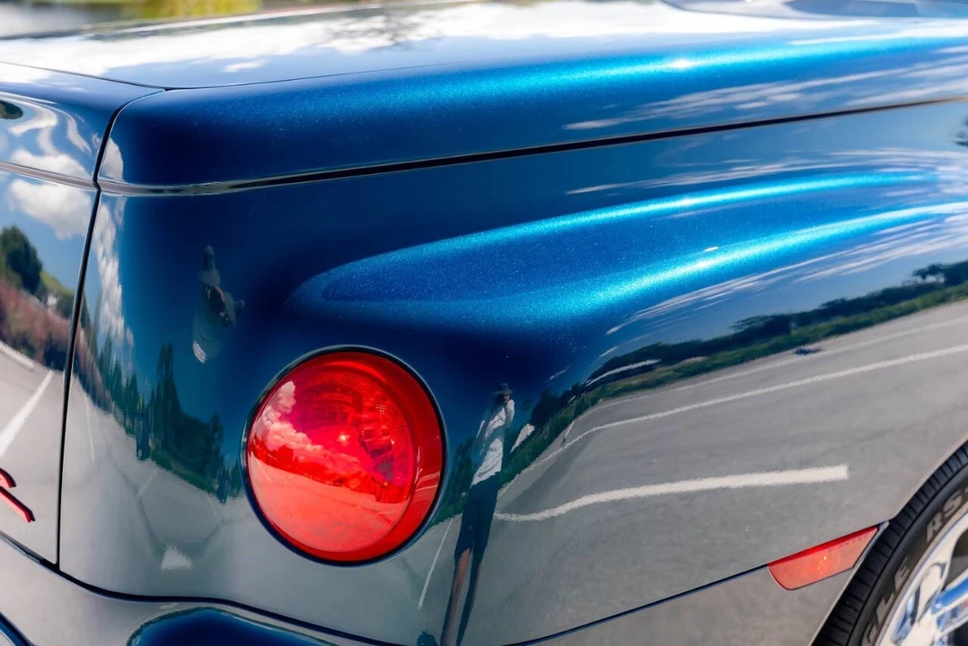 2006 Chevrolet SSR - Image 10 of 21