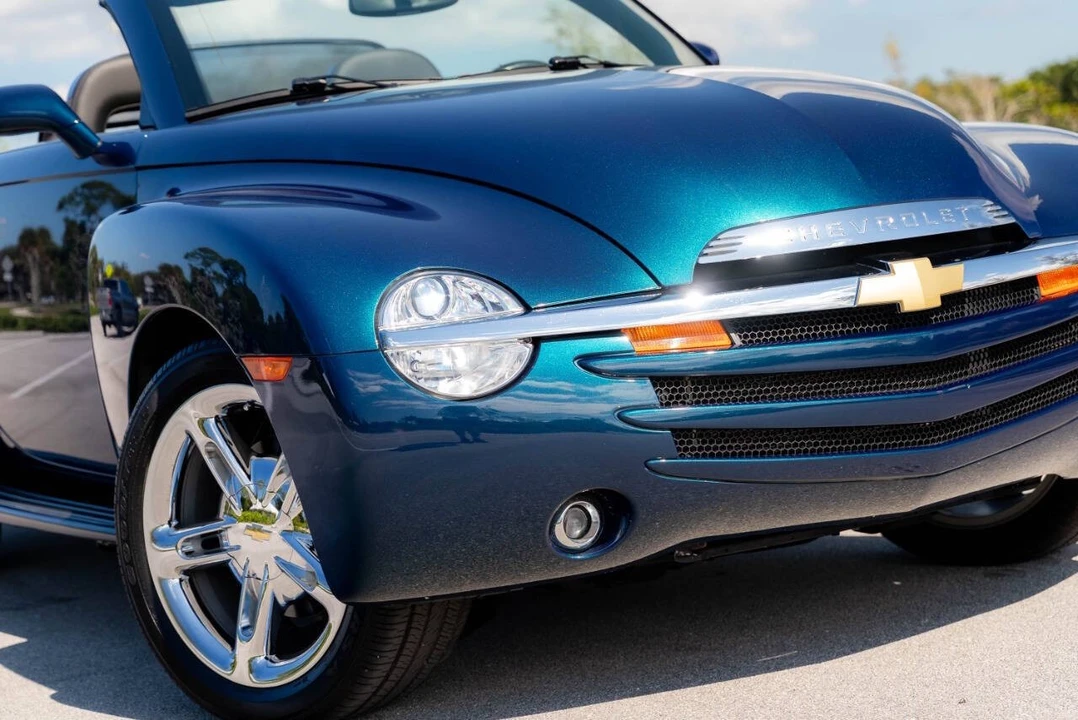 2006 Chevrolet SSR - Image 13 of 21