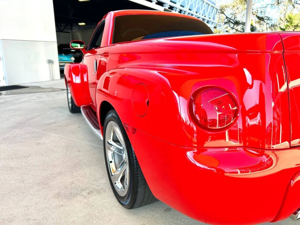 2006 Chevrolet SSR - Image 13 of 21
