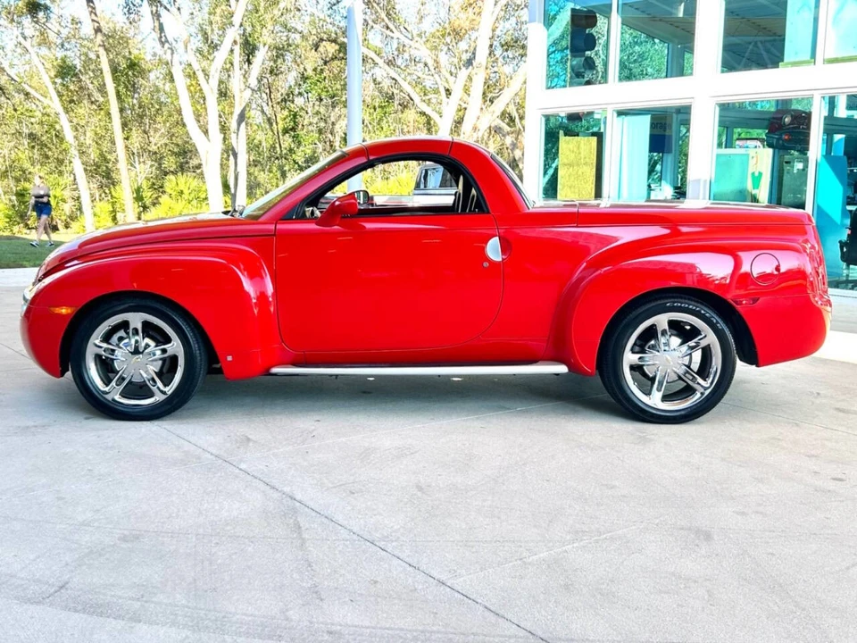 2006 Chevrolet SSR - Image 8 of 21