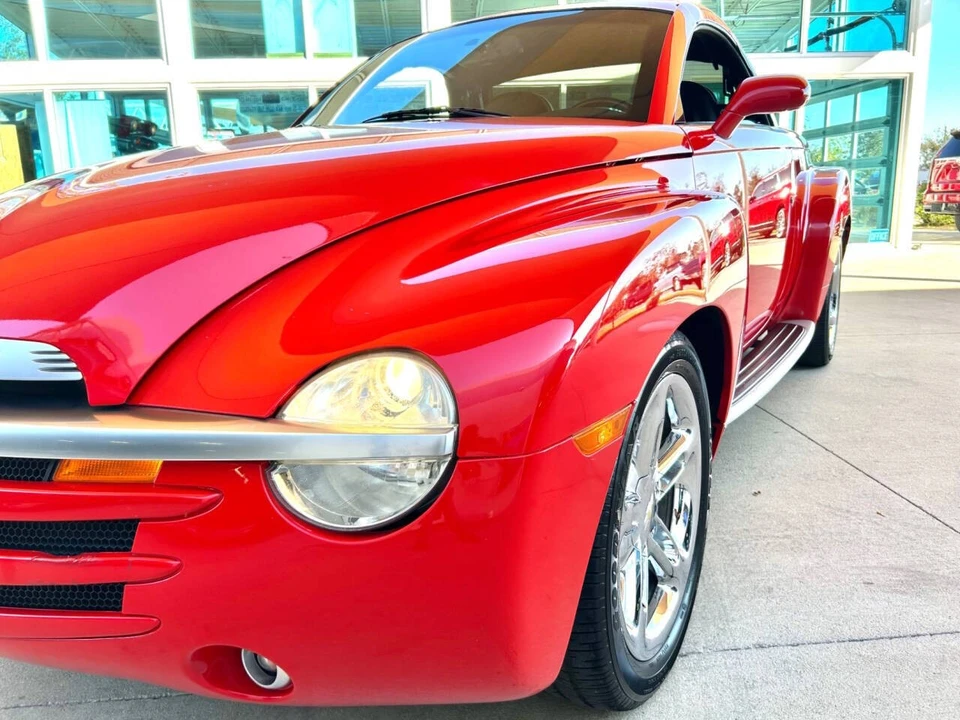 2006 Chevrolet SSR - Image 10 of 21