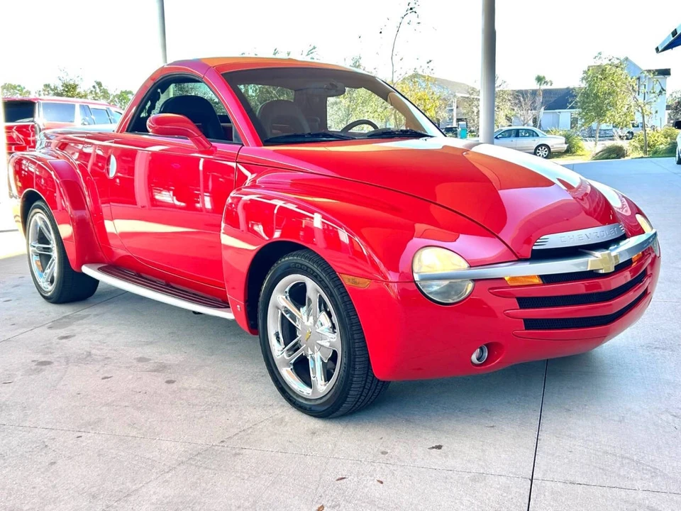 2006 Chevrolet SSR - Image 3 of 21