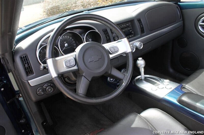 2006 Chevrolet SSR - Image 21 of 31
