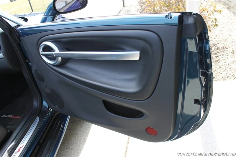 2006 Chevrolet SSR - Image 24 of 31
