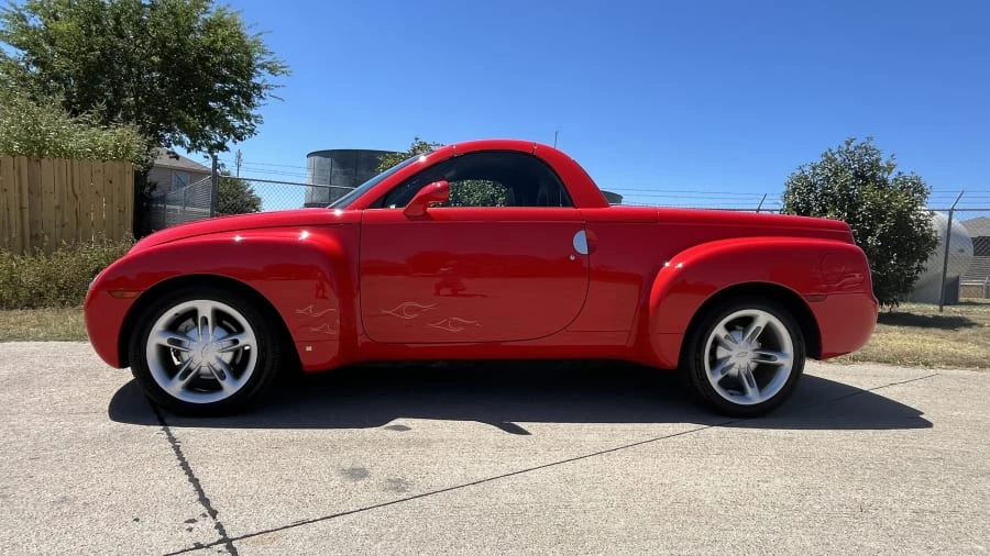 2006 Chevrolet SSR - Image 2 of 9