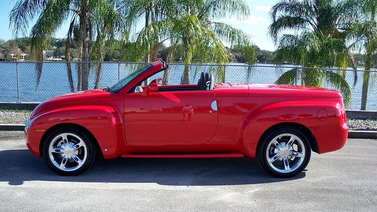 2006 Chevrolet SSR - Image 2 of 20