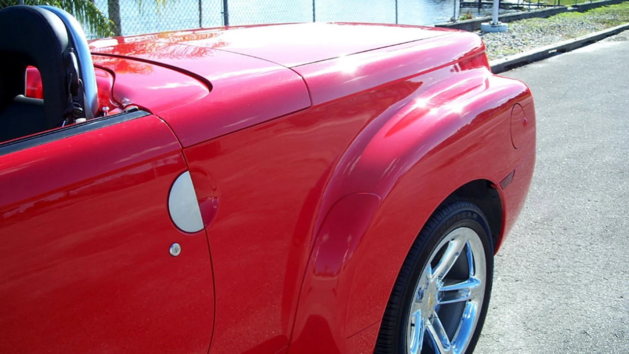 2006 Chevrolet SSR - Image 11 of 20