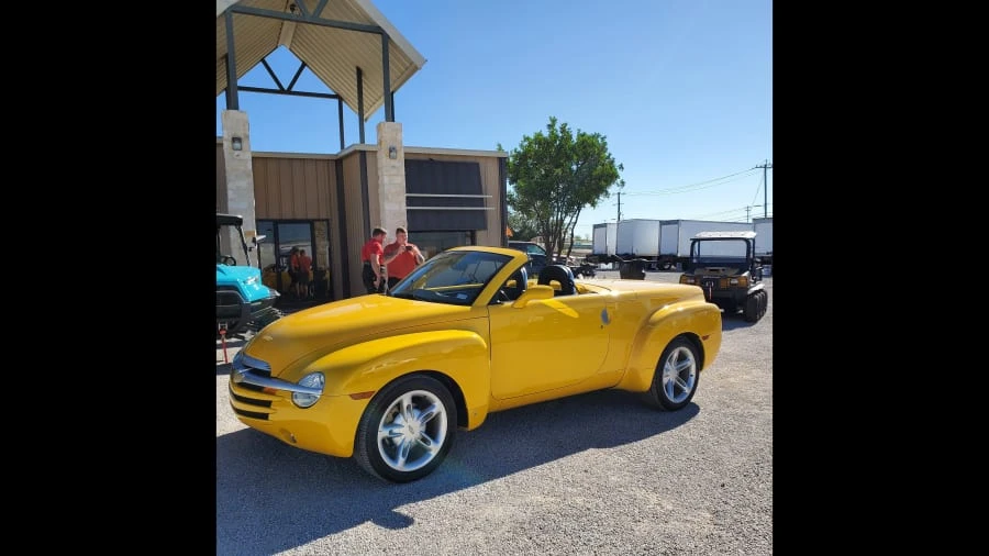 2006 Chevrolet SSR - Image 11 of 17