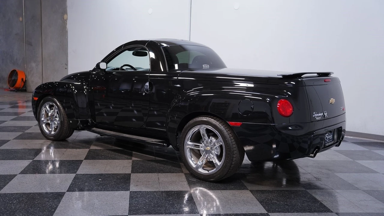 2006 Chevrolet SSR - Image 8 of 21
