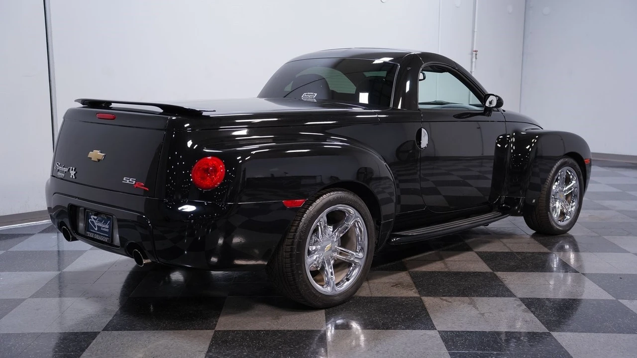 2006 Chevrolet SSR - Image 12 of 21