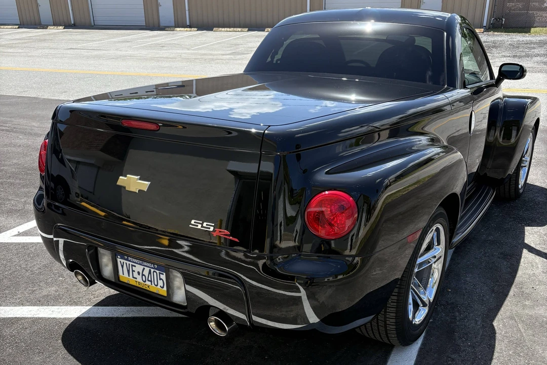 2006 Chevrolet SSR - Image 2 of 11