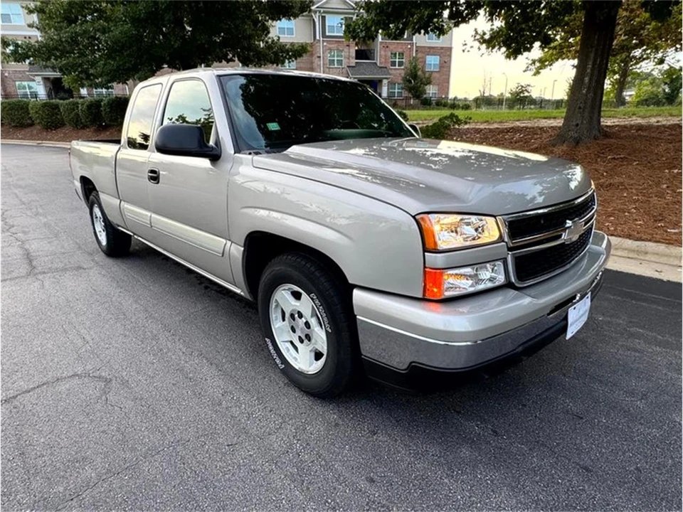 2006 Chevrolet Silverado 1st Gen - Image 5 of 29