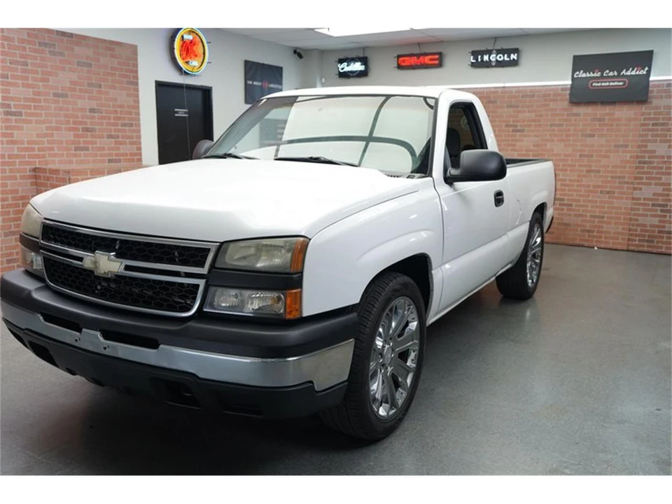 2006 Chevrolet Silverado 1st Gen - Image 2 of 31