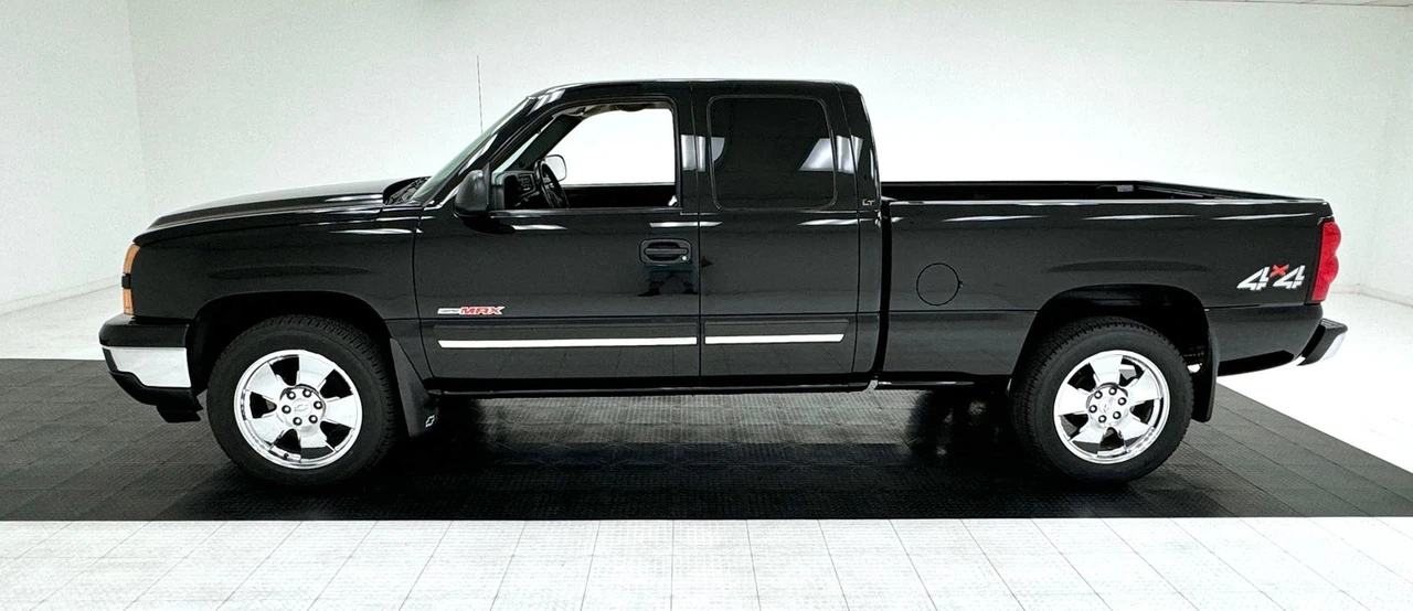 2006 Chevrolet Silverado 1st Gen - Image 2 of 12