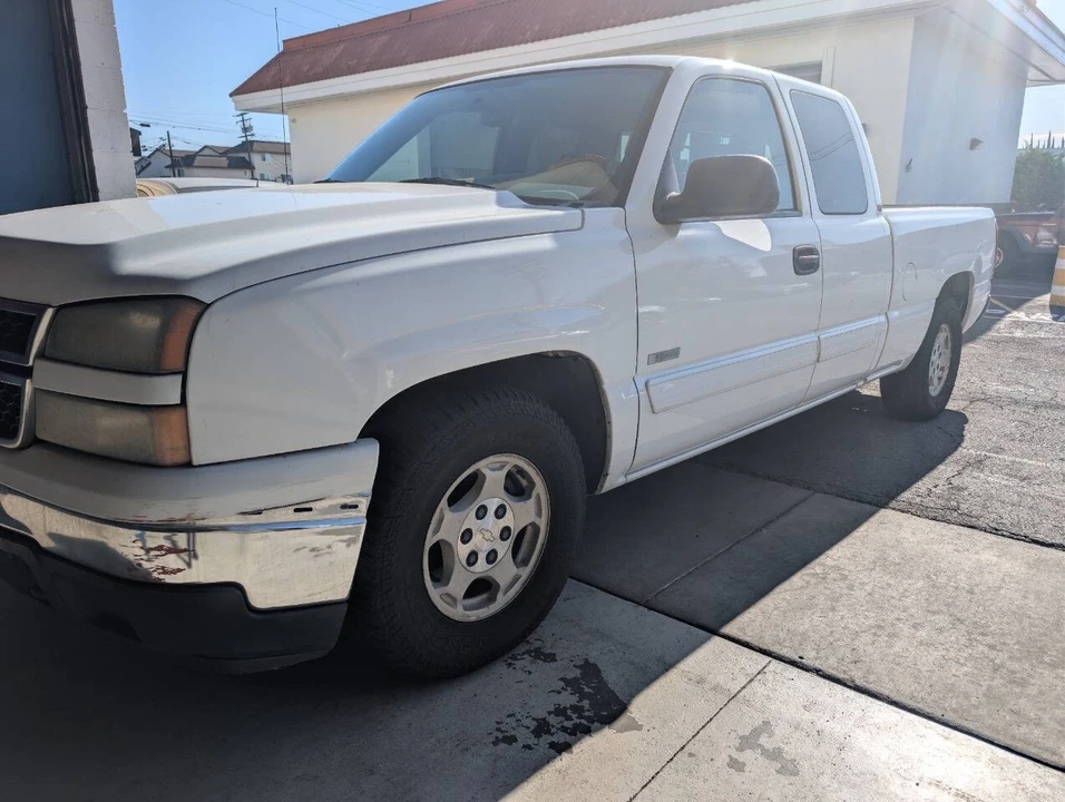 2006 Chevrolet Silverado 1st Gen - Image 2 of 11