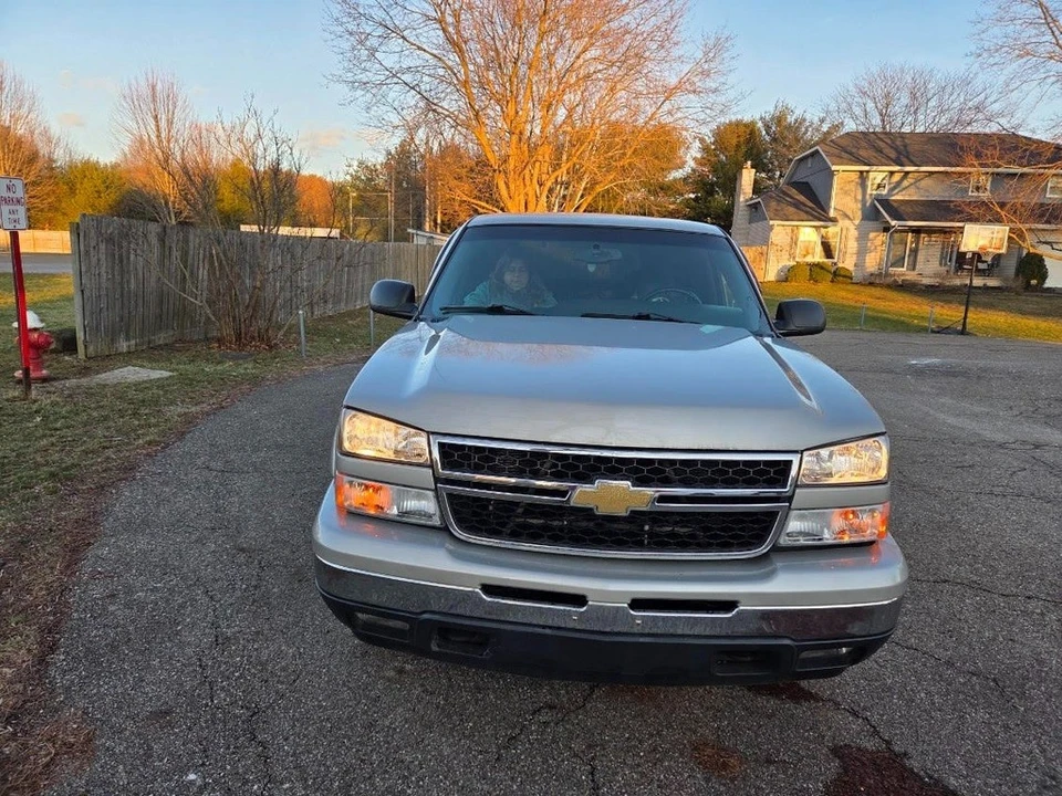 2006 Chevrolet Silverado 1st Gen - Image 5 of 12