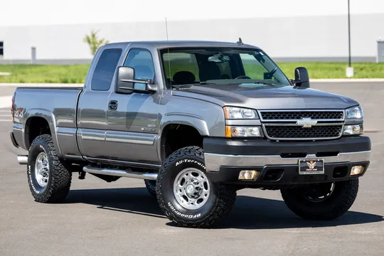2006 Chevrolet Silverado 2500HD Ext Cab 143.5" WB 4WD LT1
