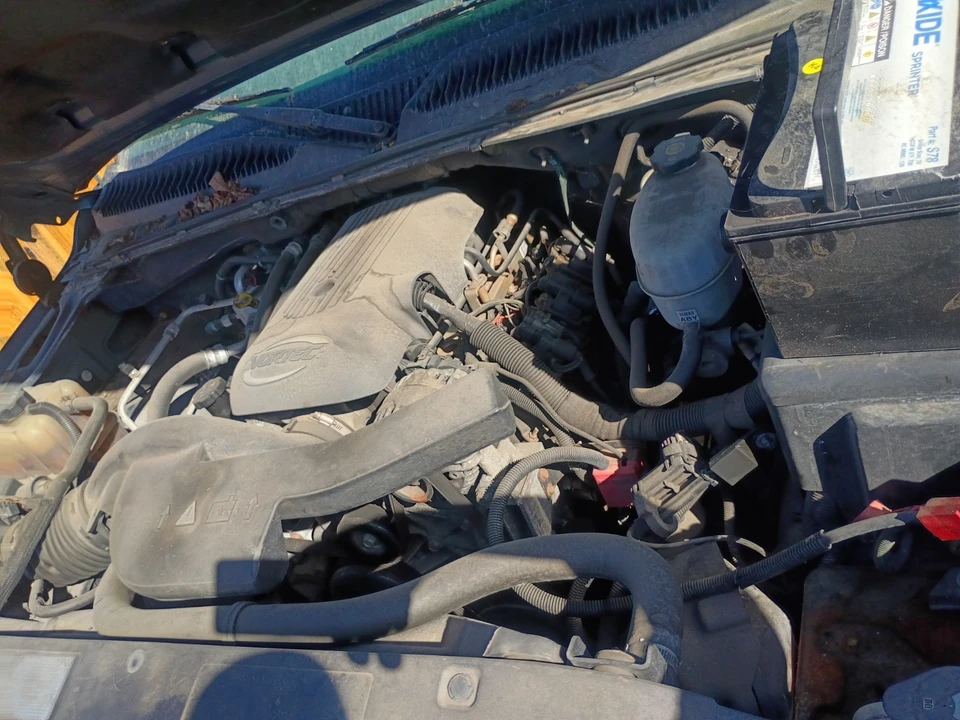 2006 Chevrolet Suburban 9th Gen - Image 7 of 10