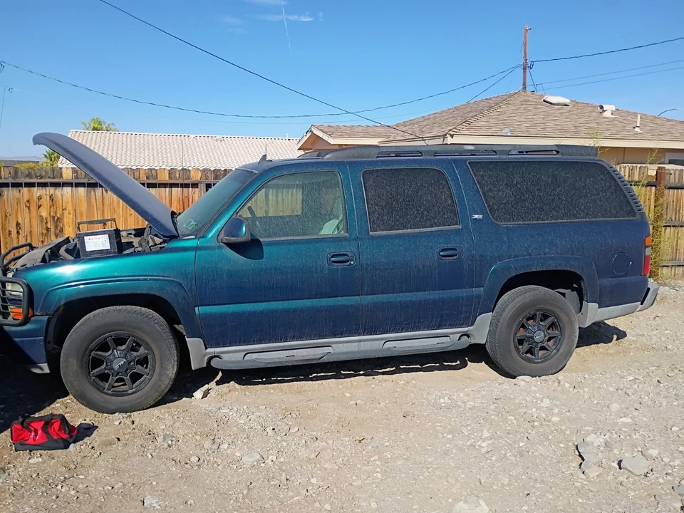 2006 Chevrolet Suburban 9th Gen - Image 2 of 10